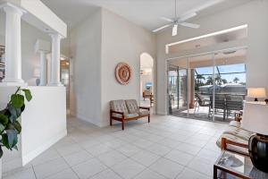 The Hammock - Beautiful waterfront 4 bedroom home with heated pool