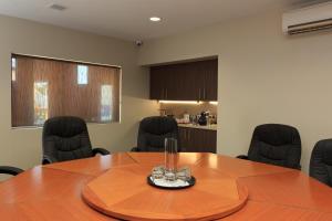 Park Avenue Hotel Motel