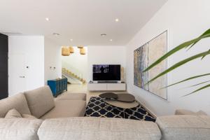 Villa Andrea, quiet luxury, sunset with sea views
