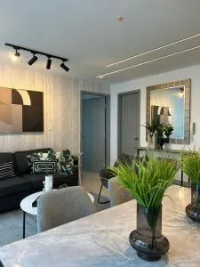 Apartamento con piscina infinita frente al mar en Avenida Balboa PH The Sand - Ancón