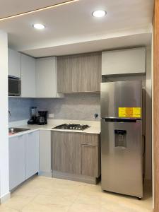 Apartamento con piscina infinita frente al mar en Avenida Balboa PH The Sand