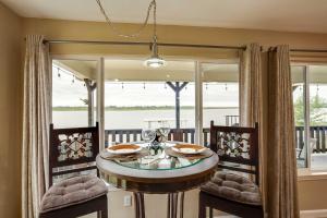 Lake Granbury Fishing Escape w Dock & Kayaks!