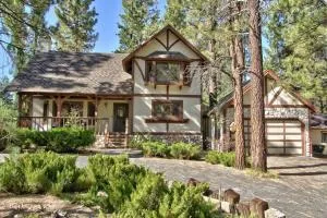 Cozy Mountain Escape with spa, BBQ, and pool table - Moonridge