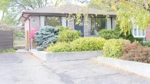 Richview Gardens Suite - Weston