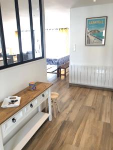 Maisons de vacances Maison proximite Golf et plage de Breville sur Mer : photos des chambres