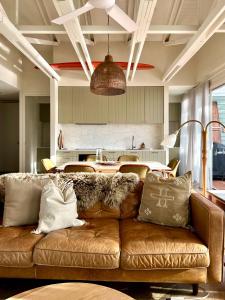 Sunbird Suite - Noosa Golden Breed Apartment