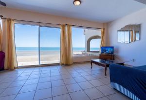 Gorgeous beach front condo