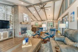 Lakefront Hayesville Retreat with Private Swim Dock - Hayesville