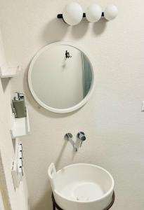 Timeless Old Centre Apartment with 2 bathrooms and balcony