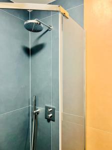 Timeless Old Centre Apartment with 2 bathrooms and balcony