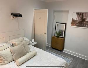 Central 1bedroom Apartment, connected via underground, overground and many bus routes