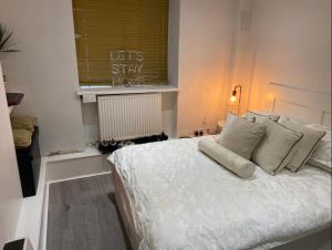 Central 1bedroom Apartment, connected via underground, overground and many bus routes
