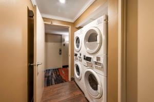 Best Western Plus White Bear Country Inn