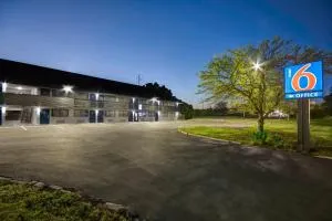 Motel 6 Columbus OH - OSU North - Flint