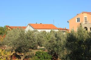 Apartments with a parking space Fazana - 7230 