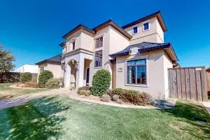 Lubbock Luxury Living - Brownfield