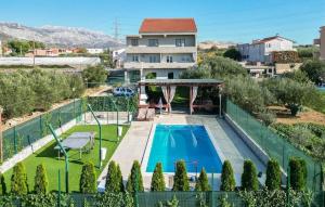 Luxury villa with a swimming pool Split - 20334 