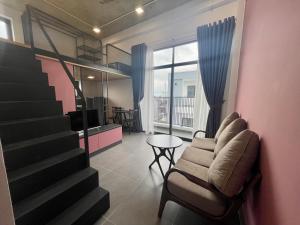 Art house with balcony by NHÀ TUI share