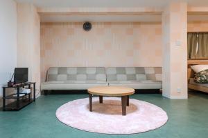 Shinsaibashi East Inn