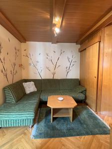 Little King - Feel like at home