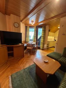 Little King - Feel like at home