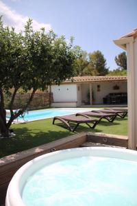 Maisons de vacances Maison L'Inattendu avec spa & piscine privatifs : photos des chambres