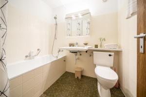 4306 Liebevolle 1,5-Zimmer-Wohnung mit Balkon und traumhaftem Ausblick