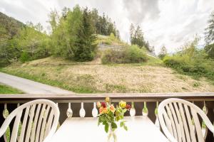 6304 Preislich attraktives Studio mit Suedbalkon am Wanderweg