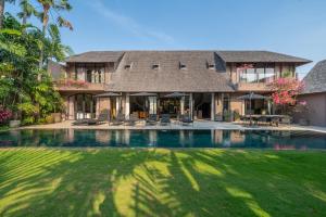 Villa Nehal - Luxury 5BR Villa with 20m Pool