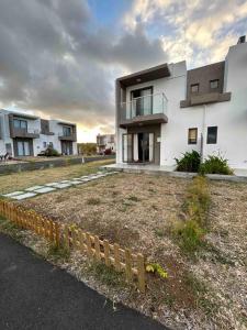 North Mauritius New-built 2-bedroom Villa with shared pool