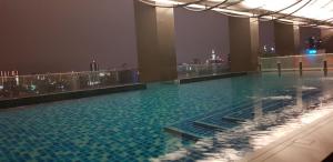 mcity with Pool KL city view - Privatzimmer, Kuala Lumpur