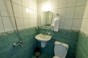 Standard Twin Room room in Hotel Slavyanski