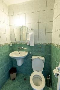 Standard Twin Room with Front Sea View room in Hotel Slavyanski