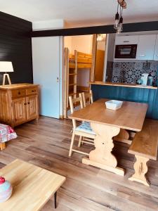 Appartements Magnifique studio 4 pers avec balcon vue montagne : Studio - Vue sur Montagne