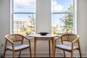 Alewife 2br w gym wd nr red line BOS-934