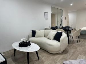 Cozy nest in Crows Nest