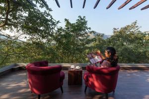 Inara by StayVista - Amidst lush greenery with Outdoor swimming pool & Indoor games