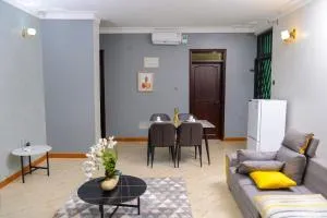2 Bedroom Suite In 3 Bedroom Apartment - Buzzi