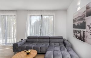 Awesome Home In Stari Laz With Wi-Fi