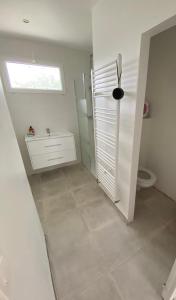 Maisons de vacances La maison bleue vacance et jardin, la mer a 550 m : photos des chambres