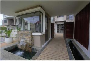 Charming apartment in Flic en Flac with shared pool