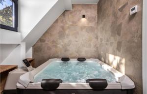 Awesome Home In Stari Laz With Wi-Fi