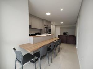 Pe na areia - 50m praia - 2 km aeroporto Navegantes -11 km Beto Carrero - 19 km de Balneario Camburiu SC