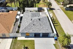 Comfortable private room in Tampa: The Wanderlust - Sulphur Springs