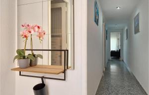 Stunning Apartment In Oropesa Del Mar