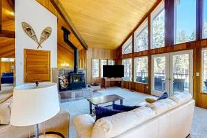 House of Bear - McKenzie Bridge