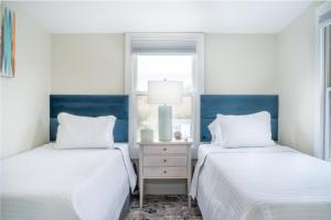 Family Suite room in 935 Ocean a Beachside Inn