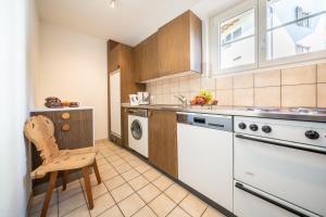 7202 Zweckmaessig eingerichteten Wohnung mit gedecktem Balkon