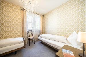 7202 Zweckmaessig eingerichteten Wohnung mit gedecktem Balkon