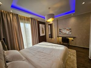 New Cairos Poolside Oasis